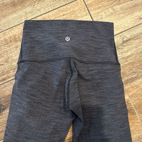 🌟 Lululemon High-Rise Cropped Wonder Under Leggings - Size 4 - Picture 3 of 4